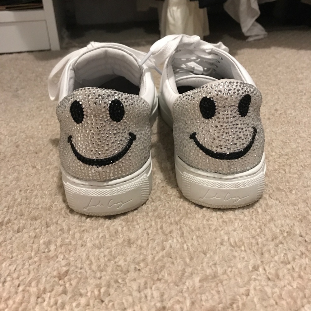 Lola Cruz smile sneakers !!!