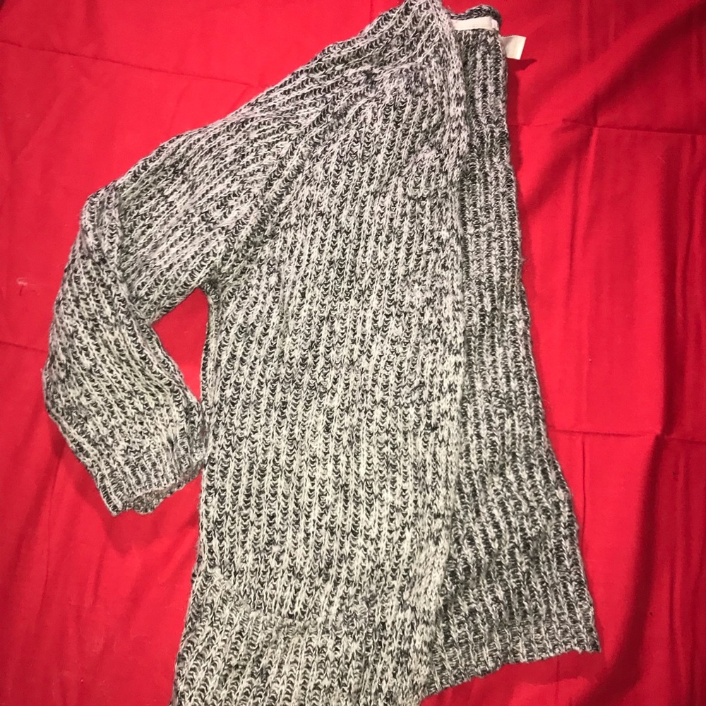 Quarter sleeve cardigan