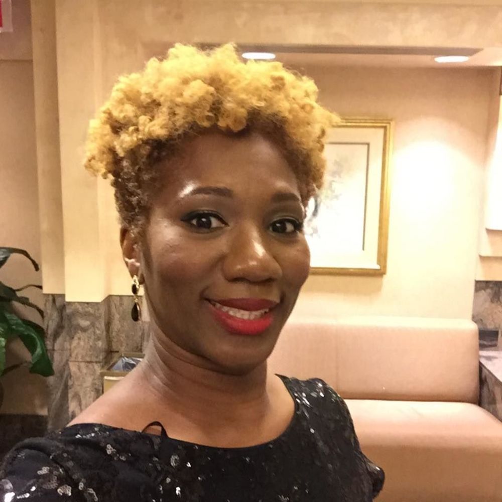 Meet your Posher, Yaneka