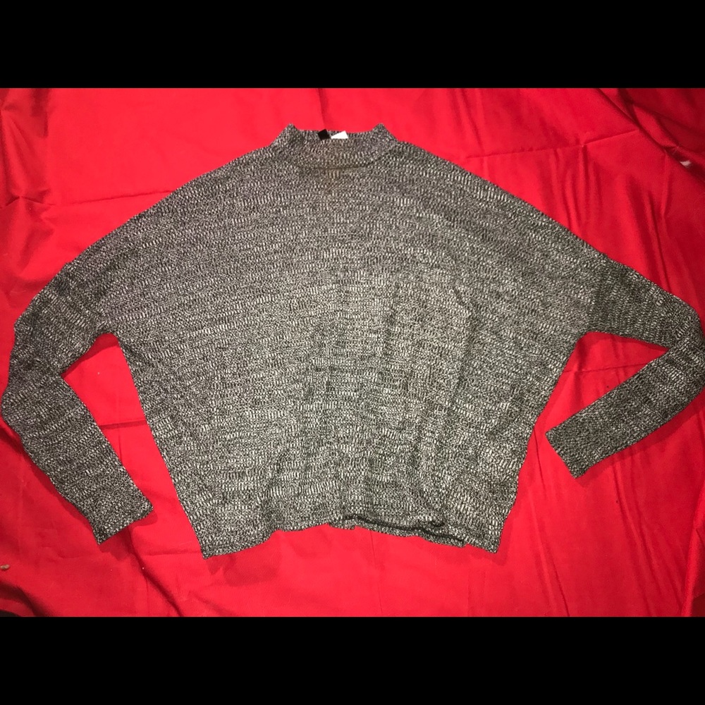 Flowy cropped turtleneck