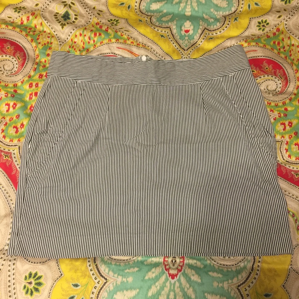 Tommy Hilfiger skirt sz 4