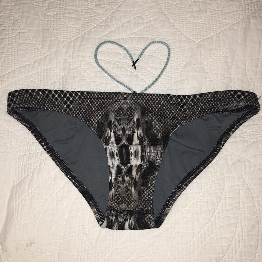 RARE& NEW jolyn (european cut) bottoms