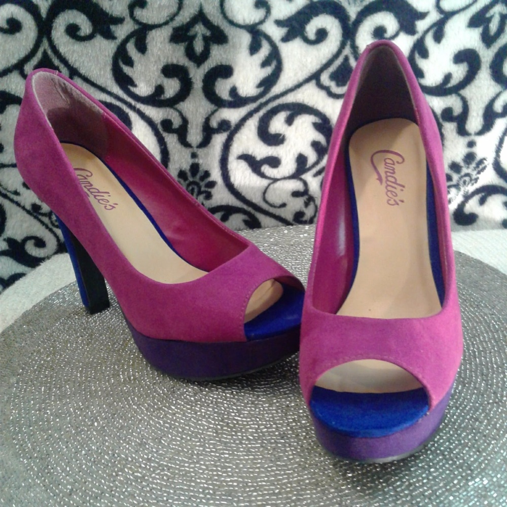 💥SALE 3 for $20💥 Candies Suede Heels