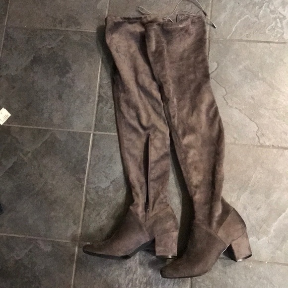 LIKE NEW suede-soft boots - Picture 3 of 5