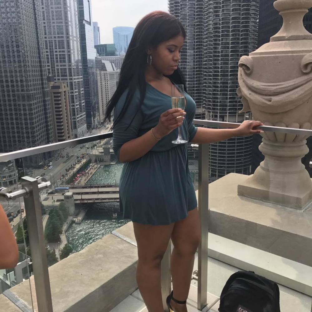 Meet your Posher, Maya