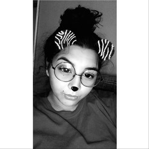 Meet your Posher, Delia