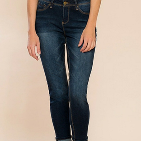 2 button skinny cuffed YMI jeans - Picture 3 of 4