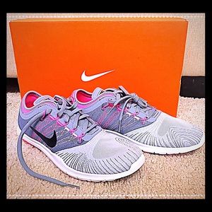 BRANDNEW! Pink, grey Nike Flex TR training sneaker