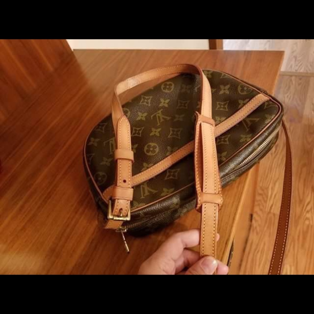 ❌❌SOLD❌❌💯% Authentic Louis Vuitton Jeune Fille P - Picture 2 of 8