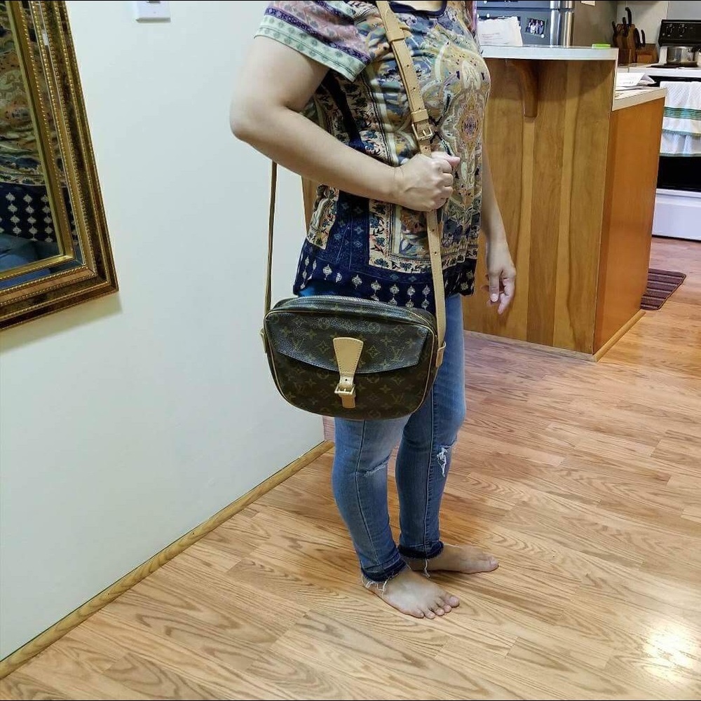 ❌❌SOLD❌❌💯% Authentic Louis Vuitton Jeune Fille P - Picture 8 of 8