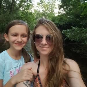 Meet your Posher, Lea