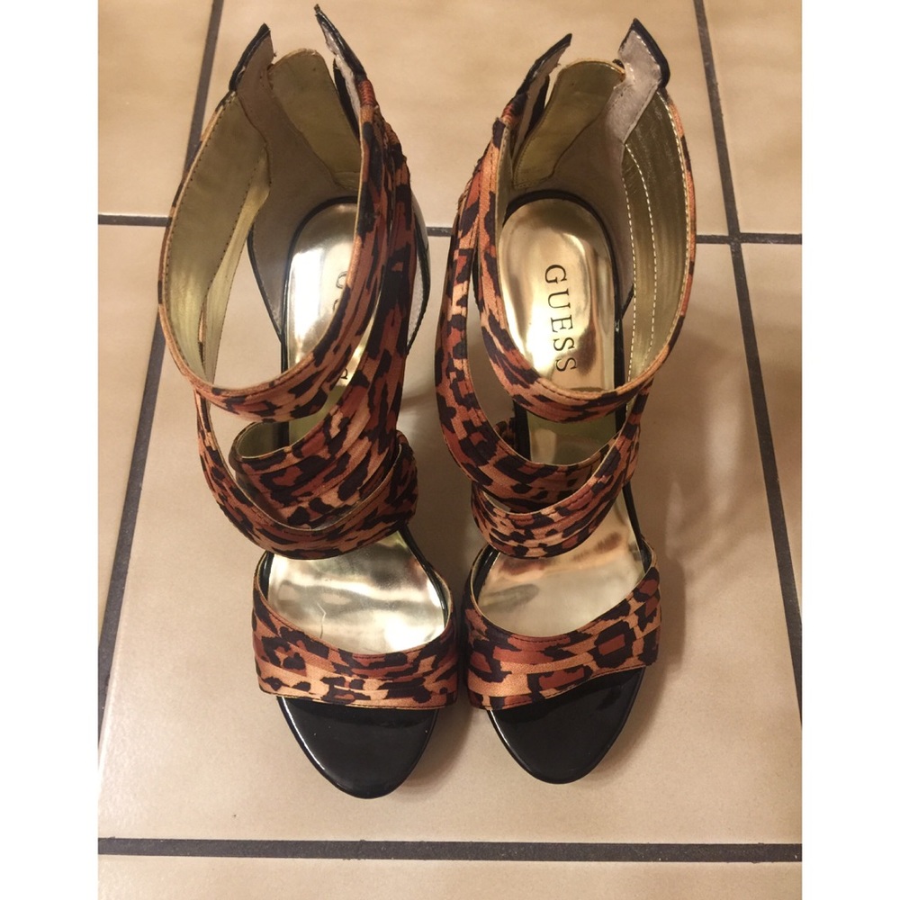 Guess leopard strapped heels size 6 1/2.