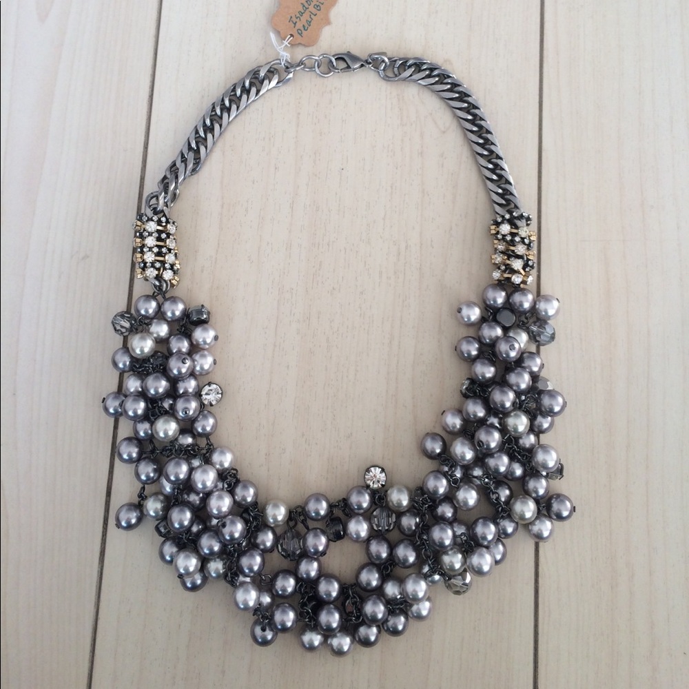 Stella and Dot Isadora Pearl Bib