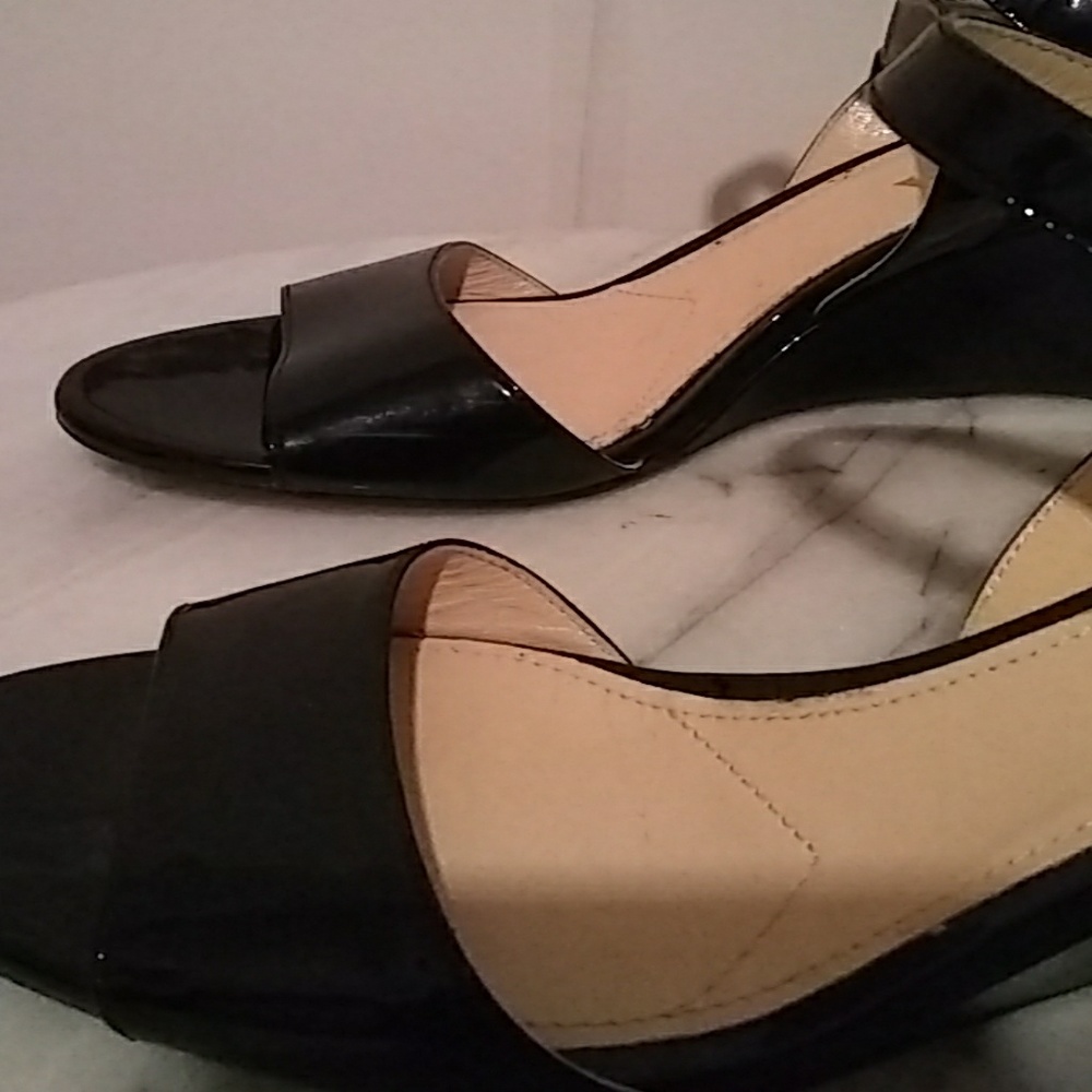 PRADA - Picture 5 of 8
