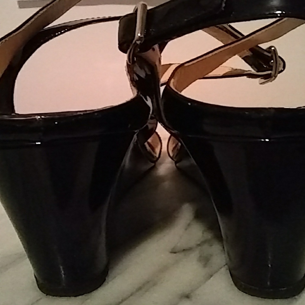 PRADA - Picture 7 of 8