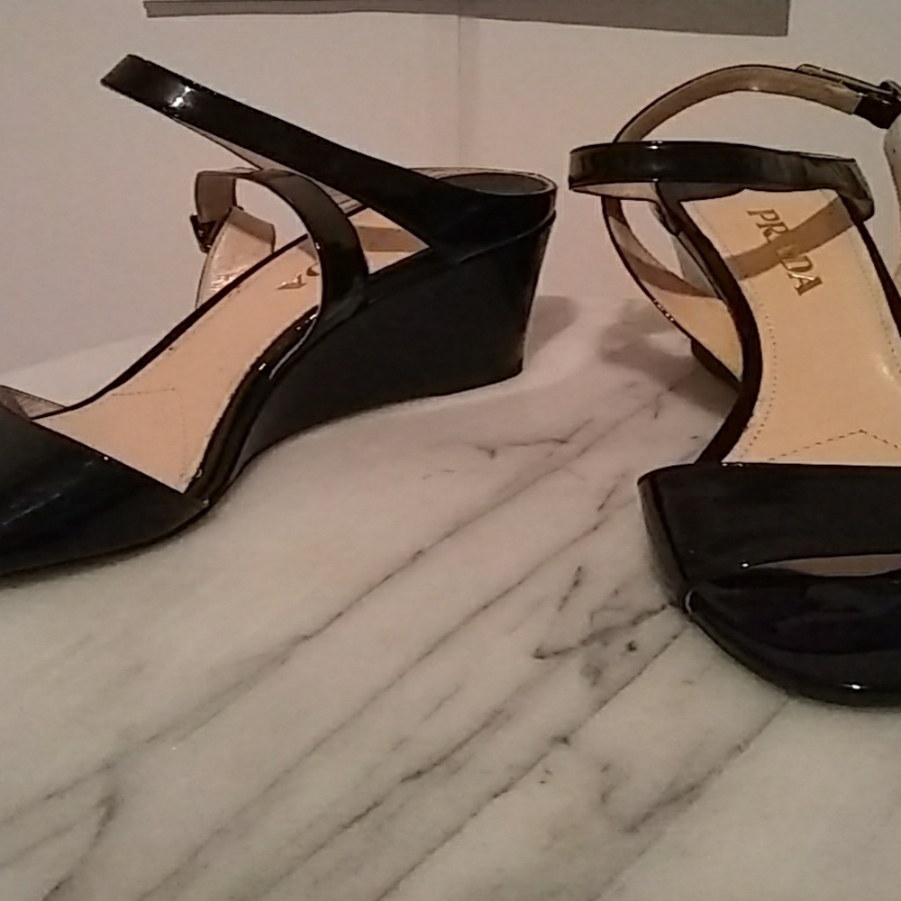 PRADA - Picture 8 of 8