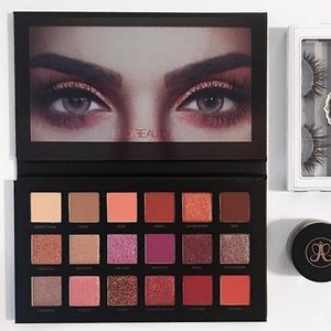 Huda Beauty Desert Dusk palette