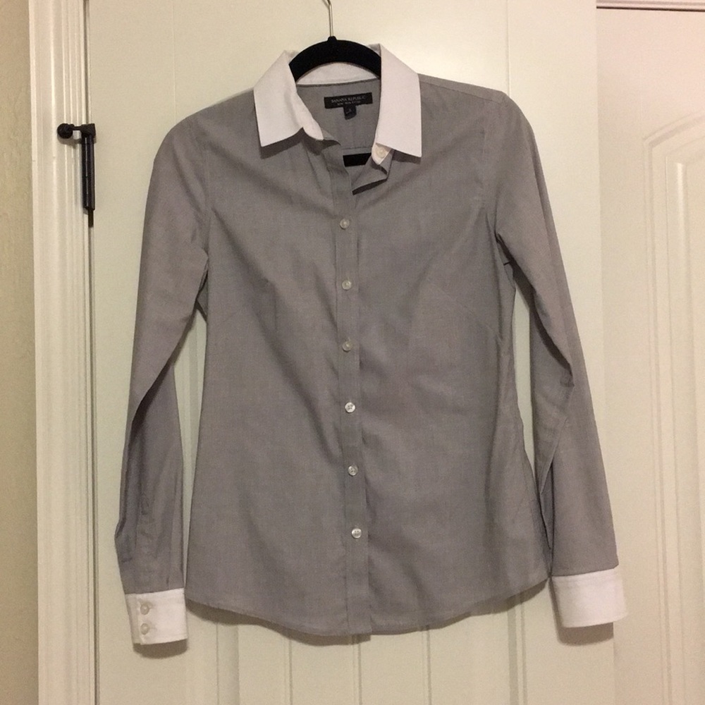 Banana Republic women’s dress shirt