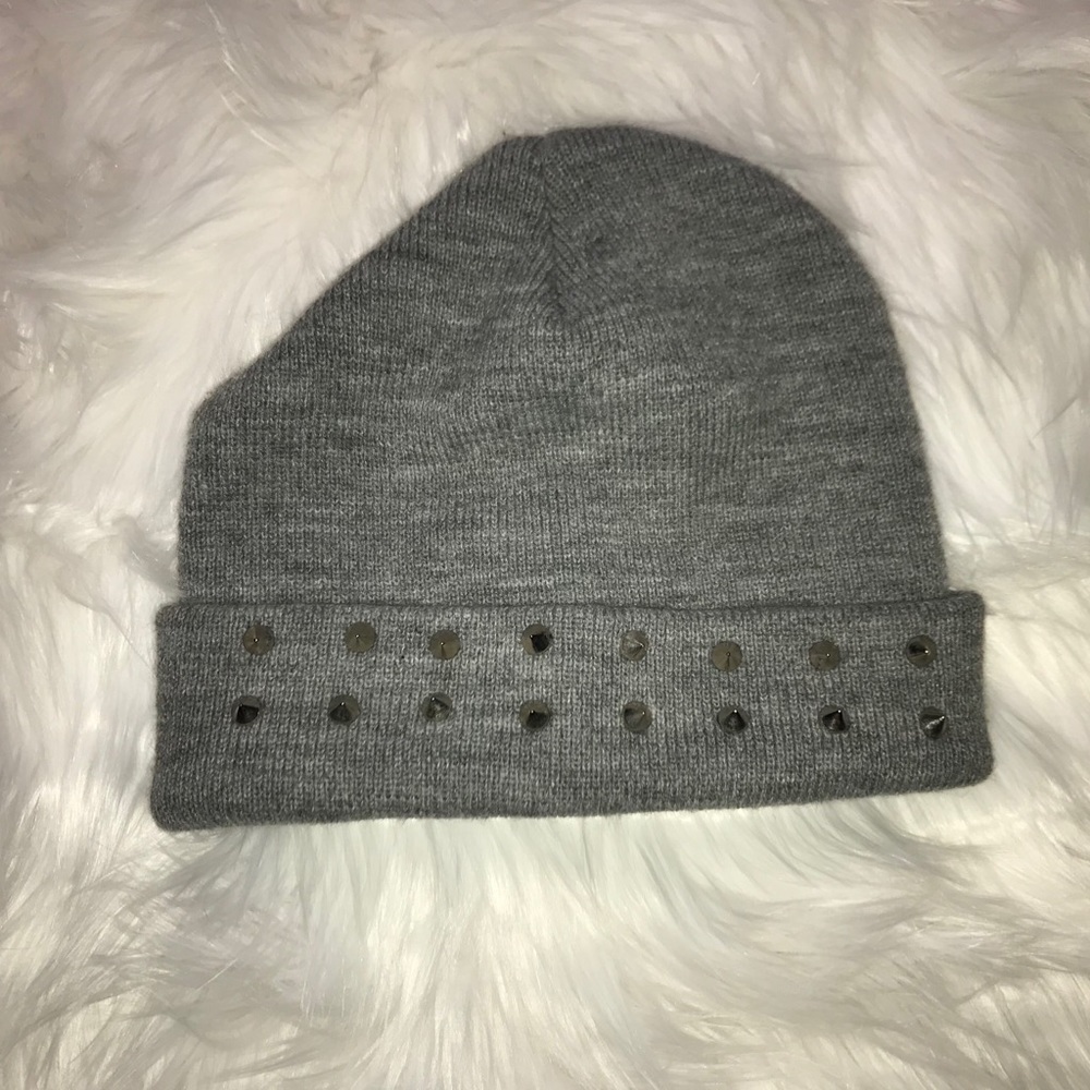 Basic gray studded beanie