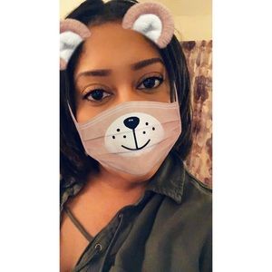 Meet your Posher, Cynthia