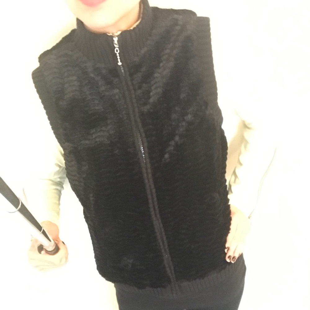 Black Faux Fur Zip-up Vest