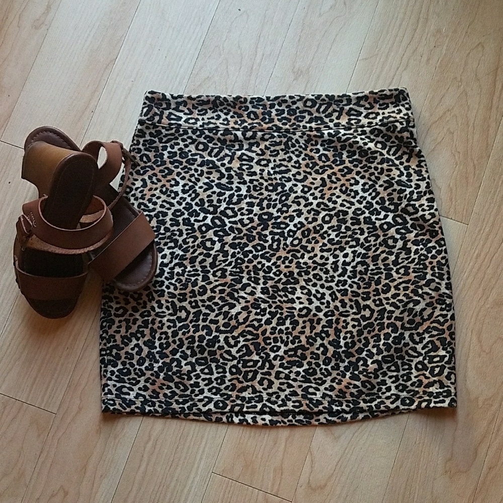 🚫SOLD🛇Stretchy Leopard Print Mini Skirt