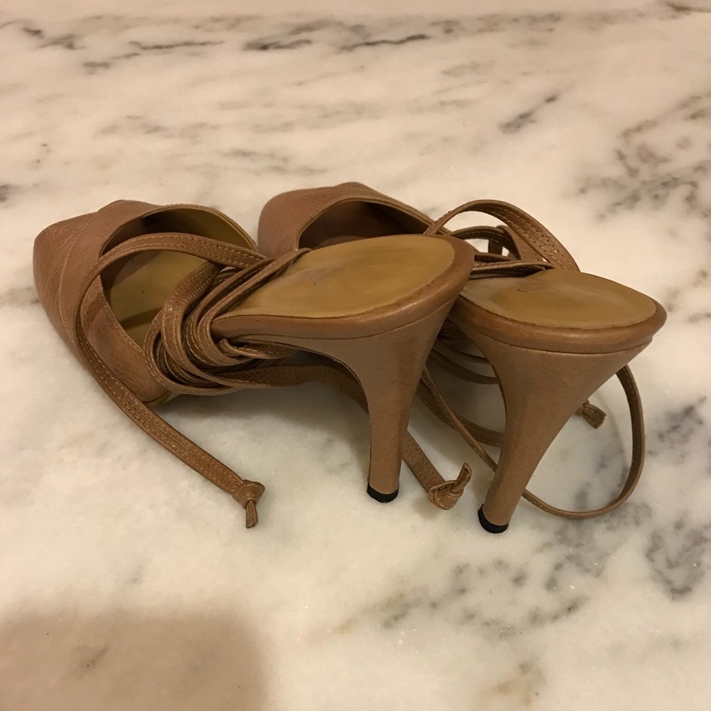 Beautiful leather sandals - Picture 4 of 5