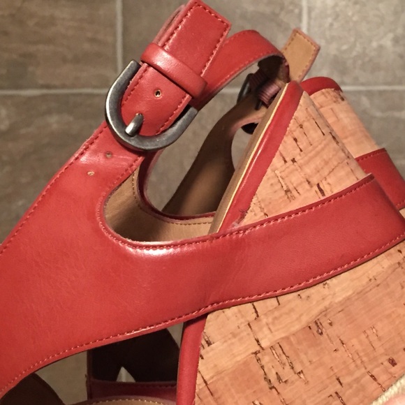 NWOB Franco Sarto Wedge Platform Sandals Size 8M - Picture 4 of 8