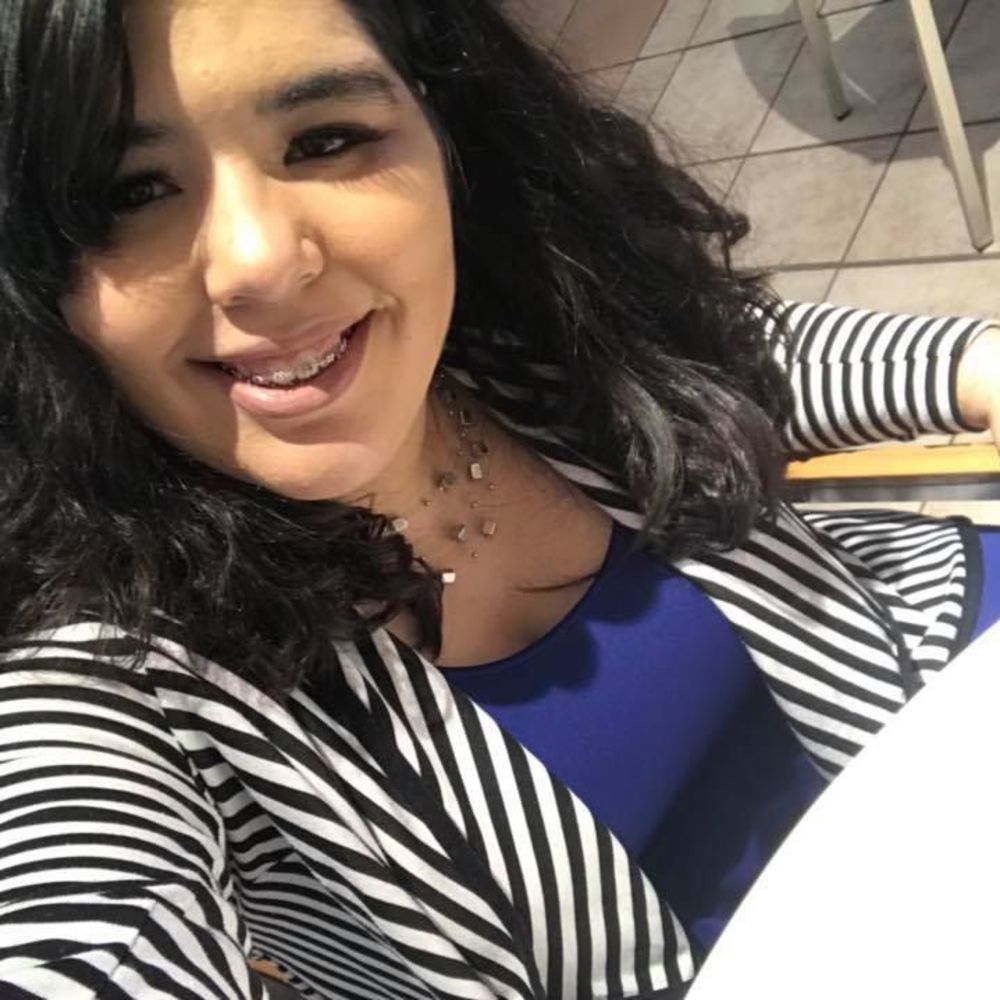 Meet your Posher, Estefania