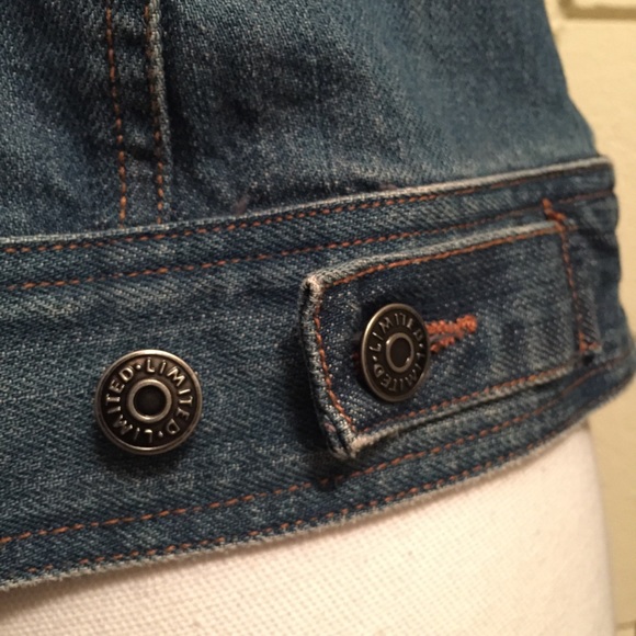 The Limited Classic Denim Jacket Size Medium - Picture 8 of 8