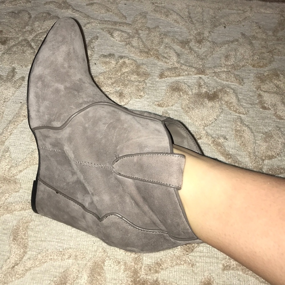 Grey boots