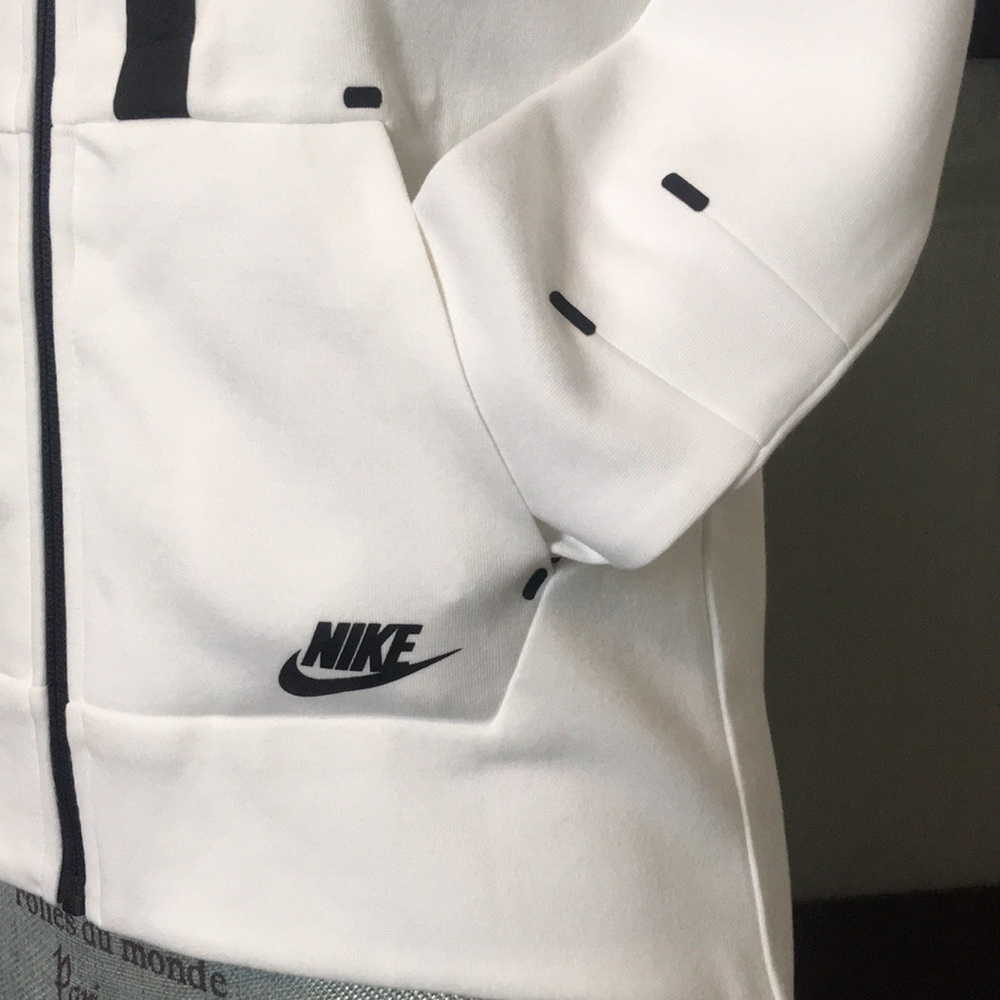 Nike Tech Fleece Moto Cape Jacket-RARE - Picture 4 of 8