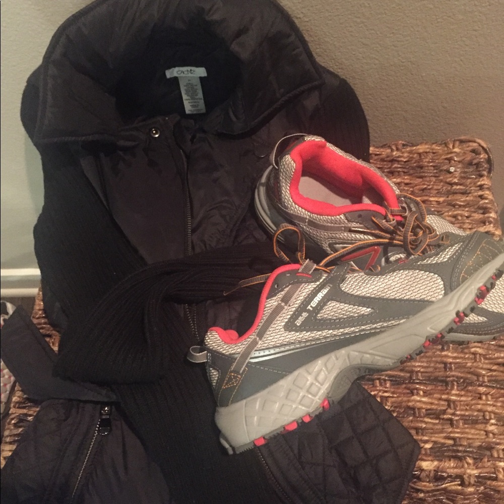 Athletic shoes