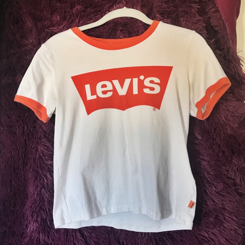 Cropped Levi's Tee 💛 Anthropology