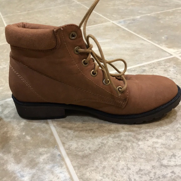 ❌SOLD❌Brown suede lace up ankle boots - Picture 3 of 4