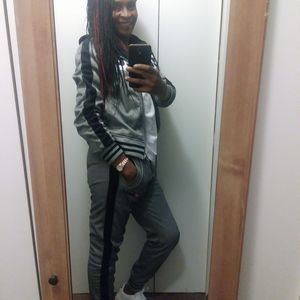 Meet your Posher, Latisha