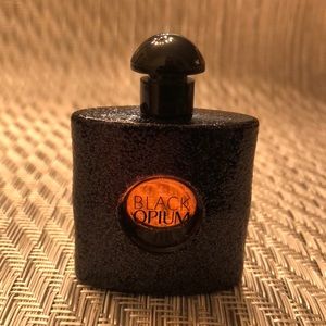 YvesSaintLaurent Black Opium Perfume