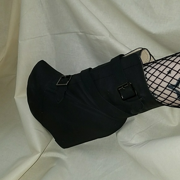 Wedged boots - Picture 2 of 4