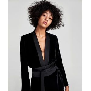 🎉 Zara (Woman) velvet jacket with sash belt