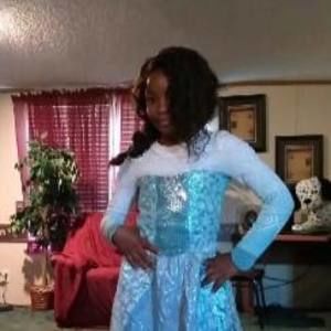 Meet your Posher, Crystal