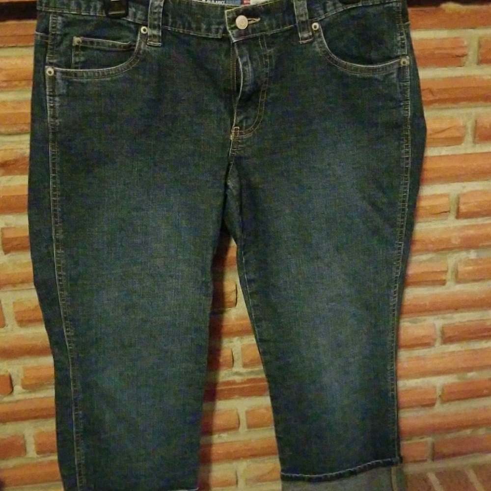 Old navy stretch blue jean capris with cuff