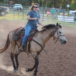 Meet your Posher, Leigh