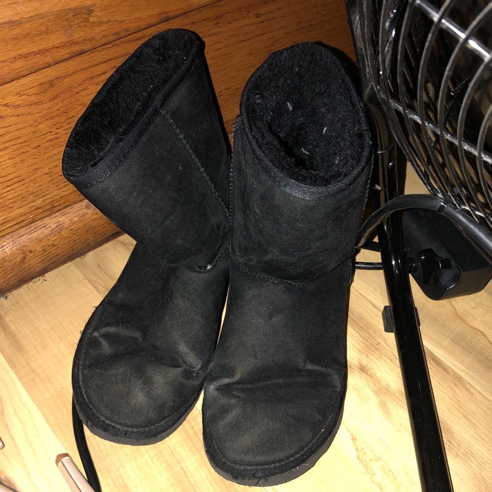 Black Short Uggs