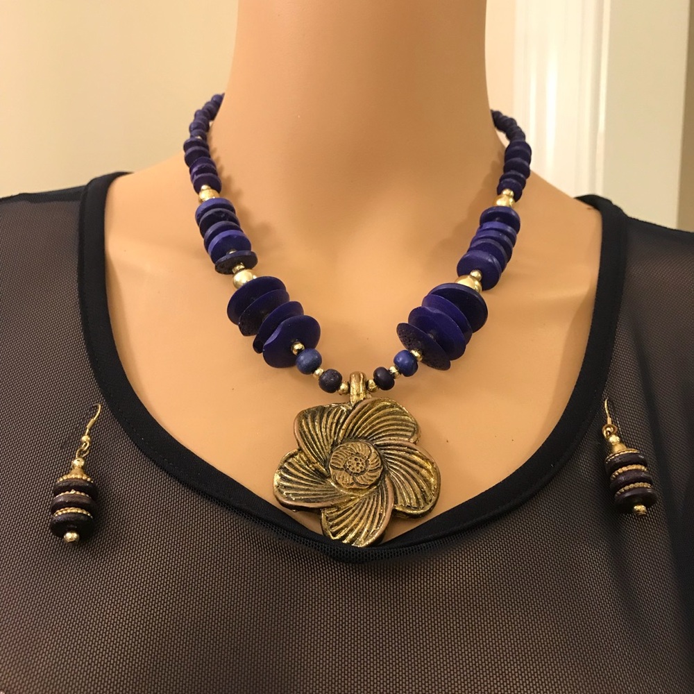 Vintage necklace set with big Pendant