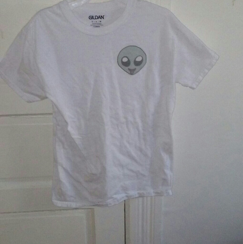 Alien white tee