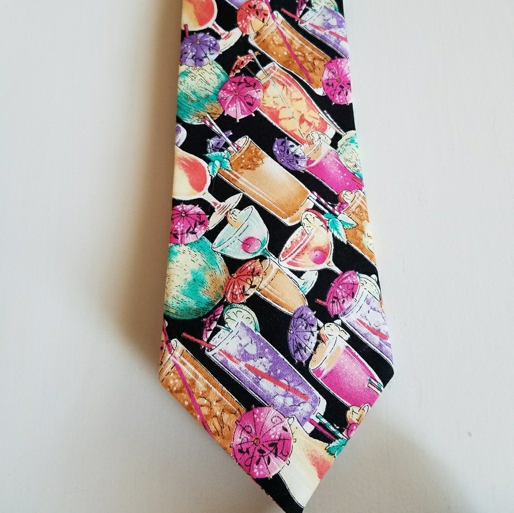 Excellent condition vintage vibe cocktails tie
