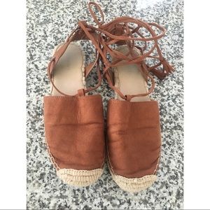 Tie up espadrilles