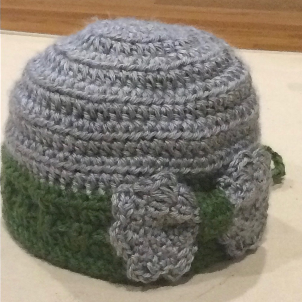 Gray and green 3-6 Month Old Crochet Hat