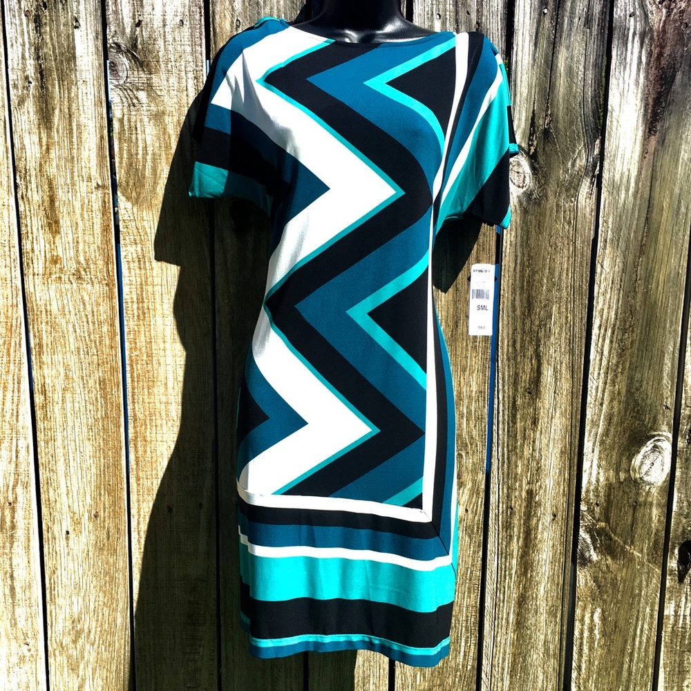Short sleeve chevron shift dress