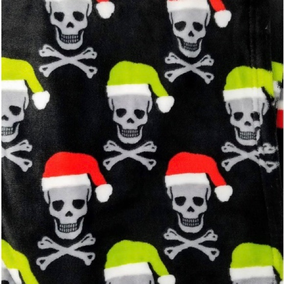 Betsey Johnson Black Skull Christmas Santa Throw - Picture 3 of 8
